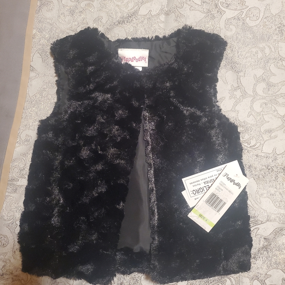 NWT Flapdoodles girls 4 fur vest